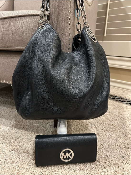 Michael Kors Handbags - Michael Kors Black Pebbled Leather Shoulder Hobo with Chain Strap
